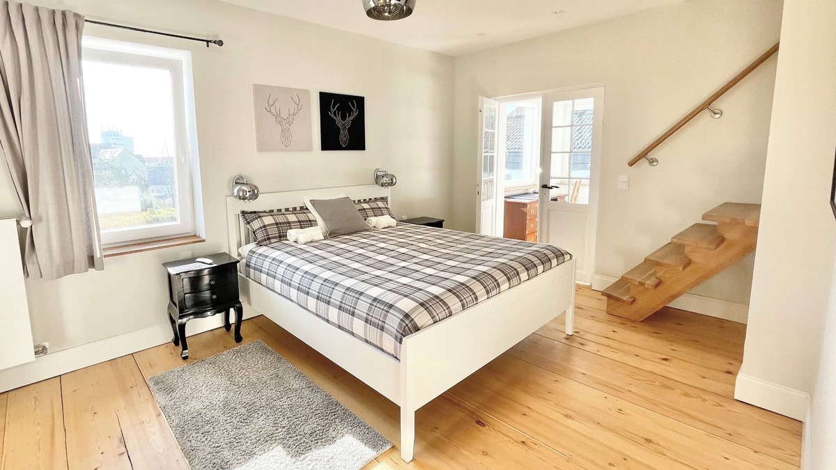 Friedrichsdorf House | Close to Frankfurt: Serene 5-bedroom house in Friedrichsdorf