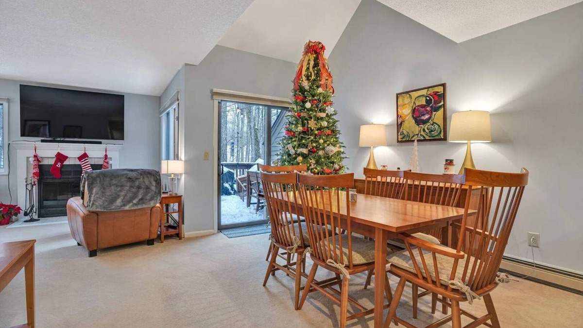 West Hartford Condo | Close to Lake & Golf & Pool - Newton Village 2C