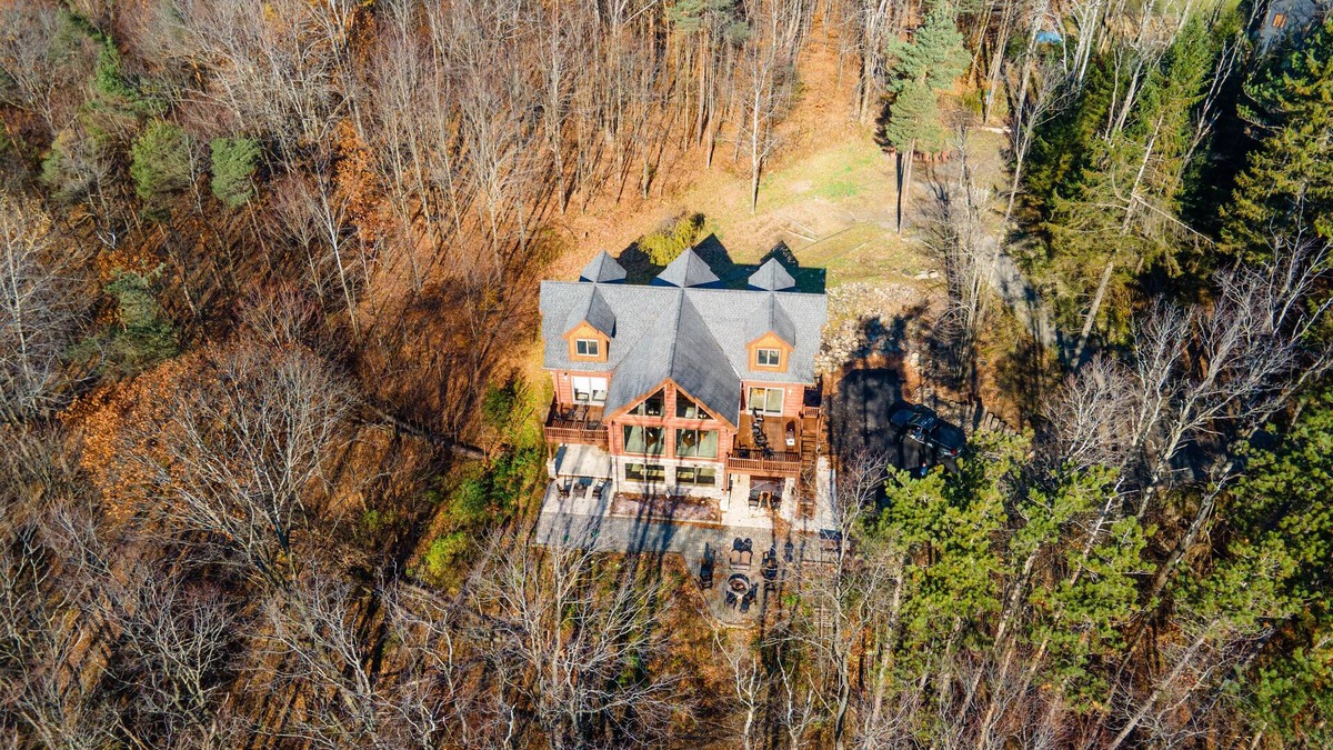 Ellicottville House | Close to ski slopes and center of ellicottville