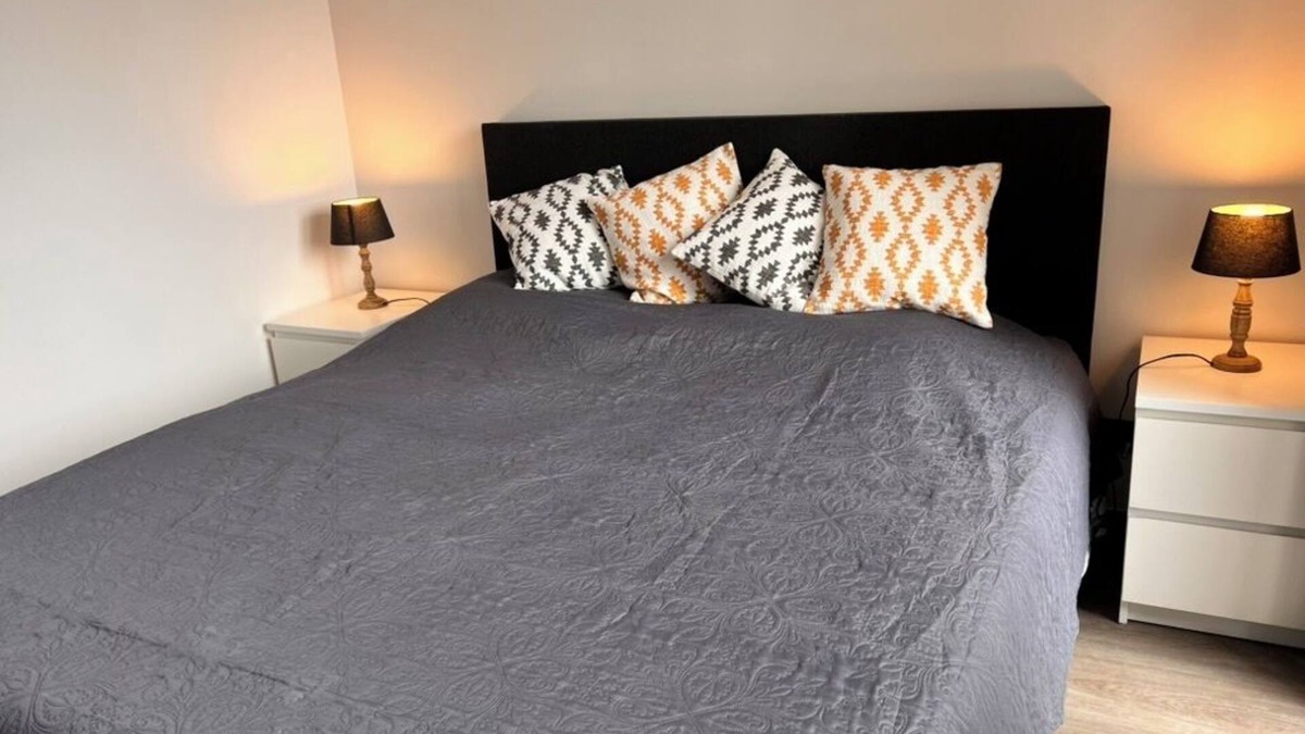 Strombeek-Bever Apartment | Close to the atomium and expo halls. A stone's throw from trademarkt.