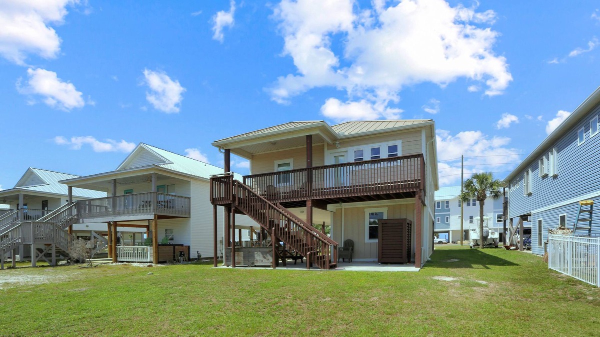 Port St. Joe House | Close To The Beach, Community Pool, Plenty of Room ~ The Shore House