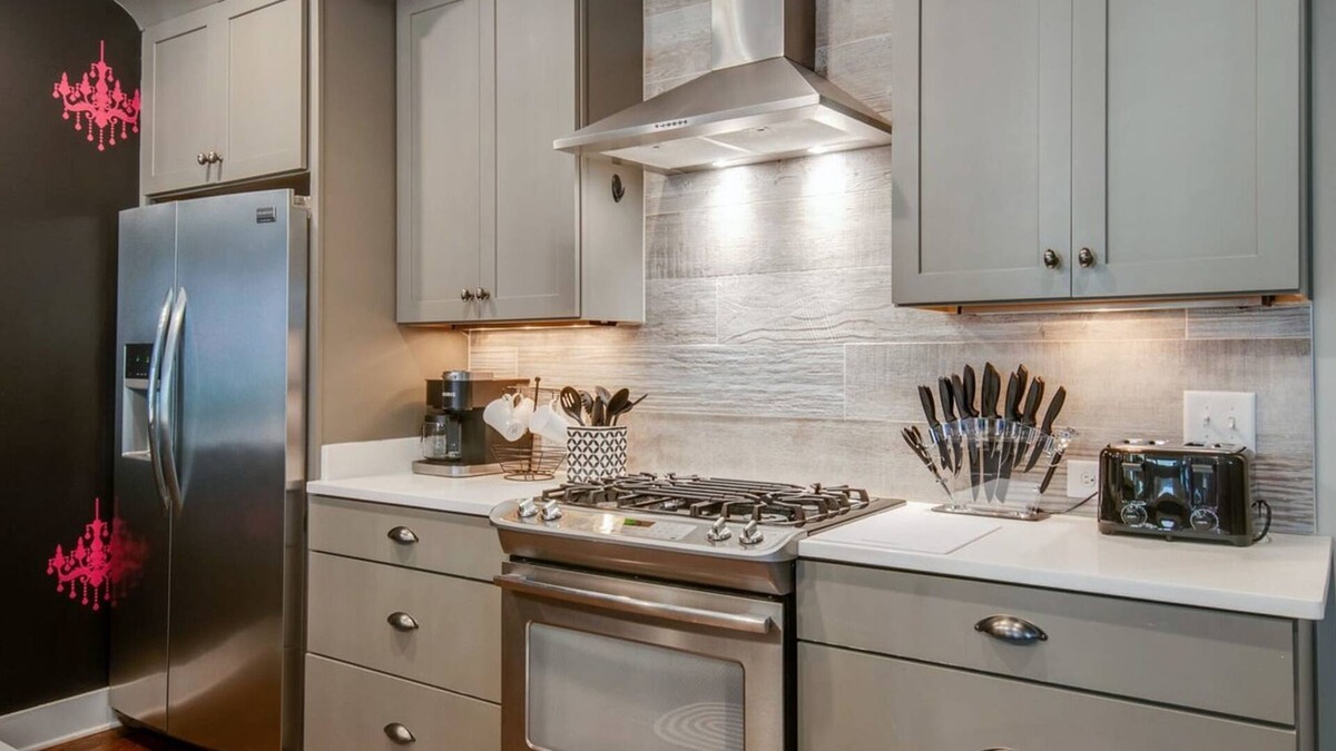 Eighth Avenue House | Close to the Gulch - Book Today