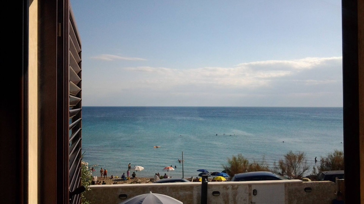 Taranto Apartment | closest apartment to the sea is not possible