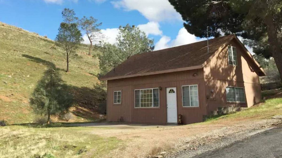 Lake Isabella Cabin | Closest Cabin to the Lake, AC, WiFi stargazing