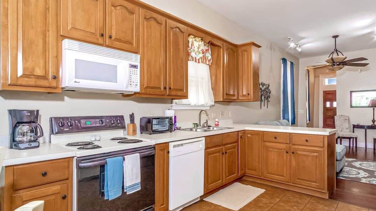 Columbus House | Closest Historic BnB to Ft Moore-Americana Cottage
