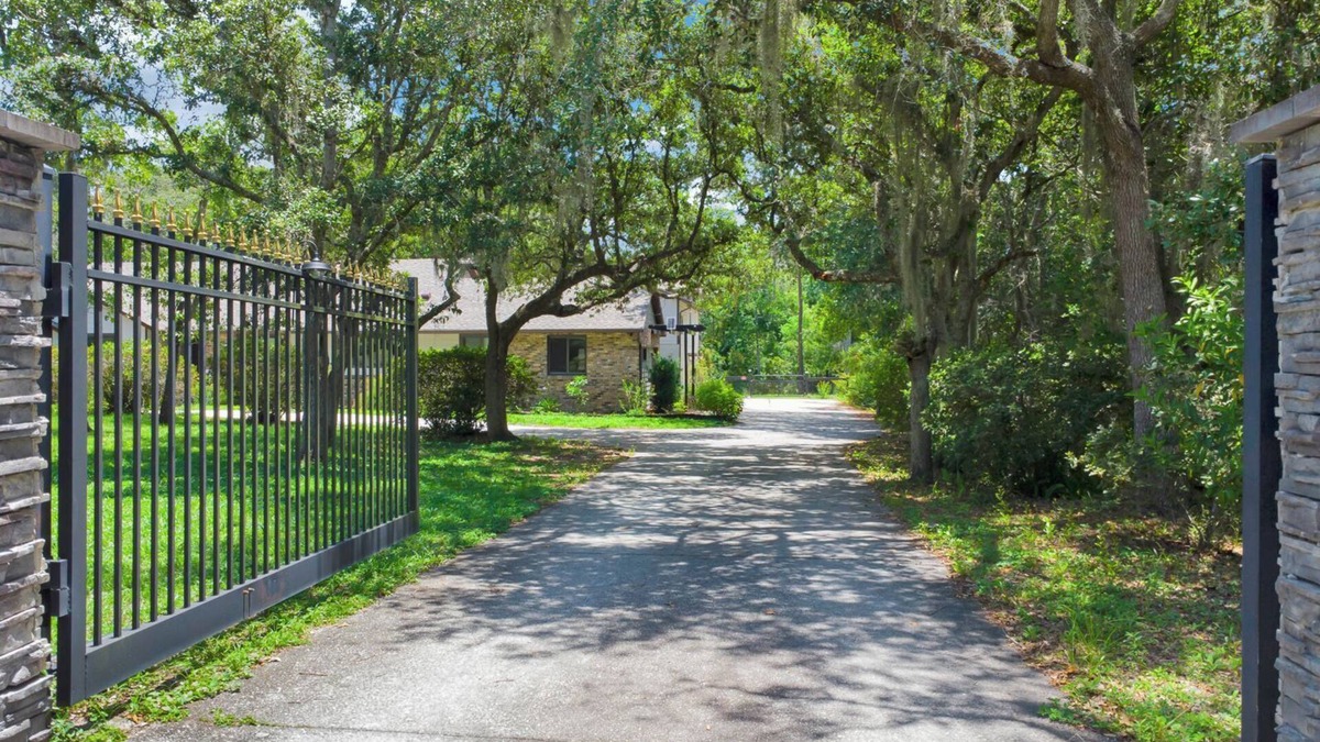 Chuluota Apartment | Cloud 9 - Cozy studio with WiFi, AC in charming Chuluota, FL