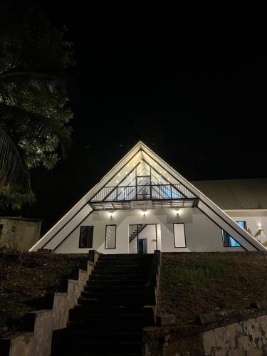 Vayittiri Villa | Cloud9 Glamping - Private Aframe Villa