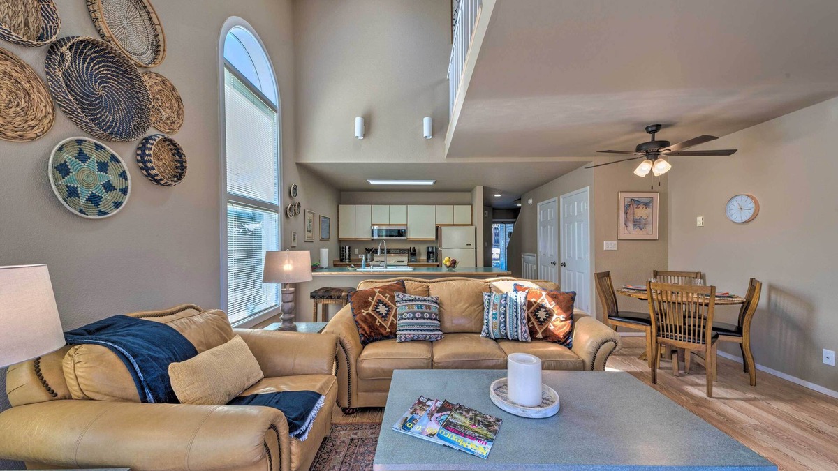 Cloudcroft House | Cloudcroft Townhome w/Deck - 1 Mi to Burro Ave!