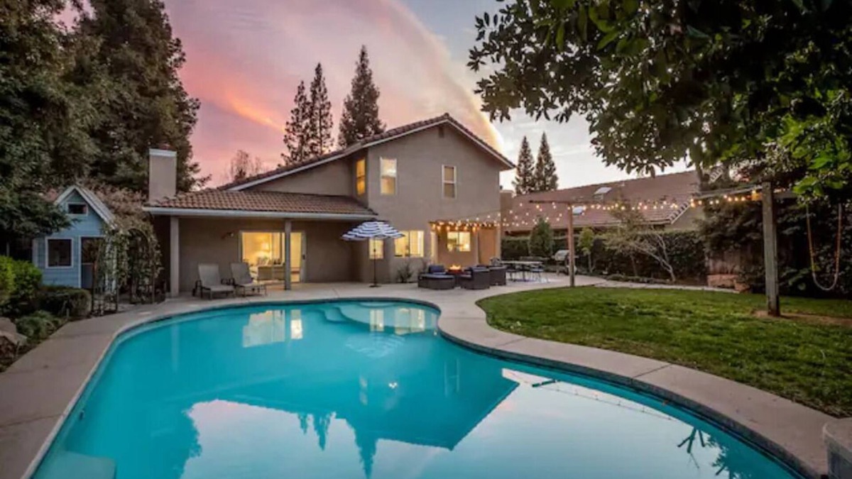 Clovis House | Clovis House, Pool, Fire Pit, BBQ, Playhouse, 3/2.5