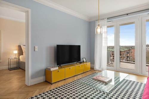 Hamm Apartment | CLS Zentrale City-Wohnung in Hamburg mit E-Laden und Tiefgarage, Klimaanlage, gratis WLAN, Smart TV, großer Balkon, Blick über Hamburg, Parkplatz, Cafe im Haus, Bushaltestelle direkt gegenüber, Flex Check In