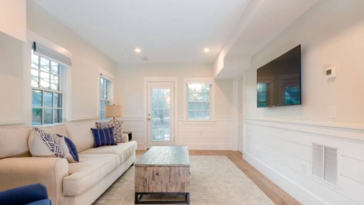 Nantucket House | Club Cisco- Luxurious private estate, heated pool, steps to brewery, sleeps 12!