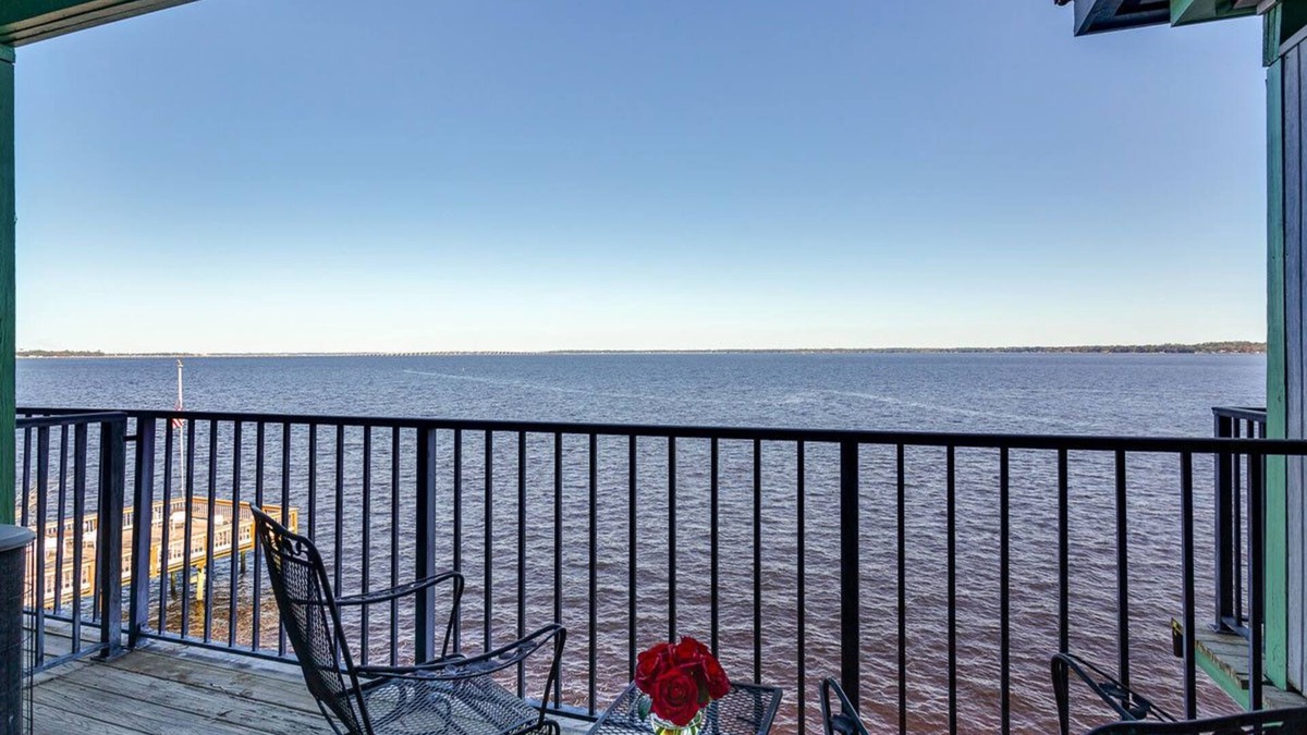 Orange Park Bed & Breakfast | Club Continental