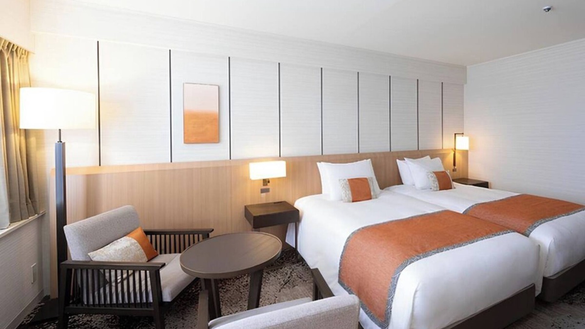 Minato Hotel | Club Deluxe Twin hotel in fantastic Minato City with AC, fitness room, WiFi