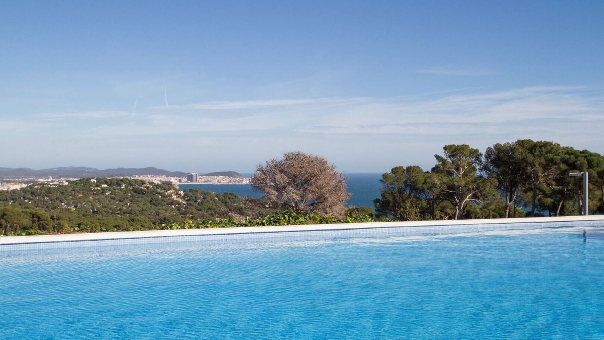 Castell-Platja d'Aro Apartment | Club Villamar - Modern apartment with 3 bedrooms and a pool, 1000 meters from the beach, located .