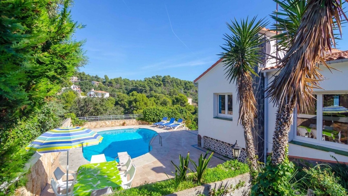 Canyelles Villa | Club Villamar - Charming villa with private pool in the picturesque town of Tossa de Mar on the C.