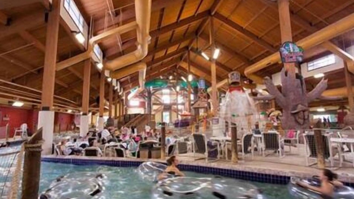 Lake Delton Resort | Club Wyndham Glacier Canyon