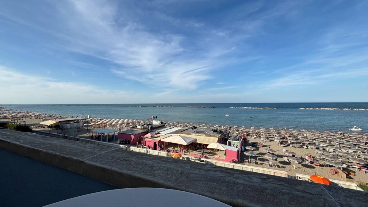 Valverde Apartment | CN018 - Cesenatico, elegant four-room beachfront apartment with parking space