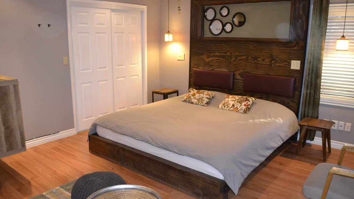 Spring Valley Villa | Co-Living. work, play, SHARE, enjoy. (Casita)