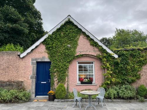 Rathangan Apartment | Coach Apartment, Near Rathangan