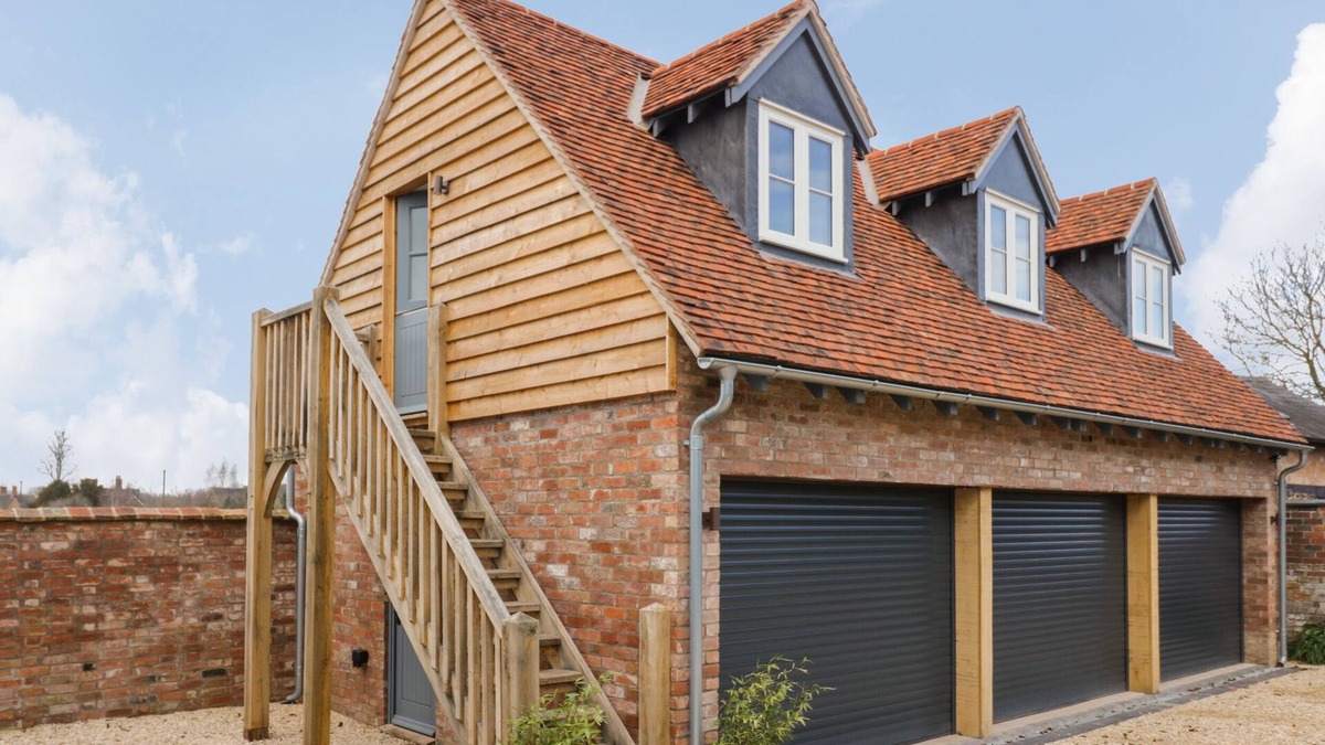 Quedgeley Cottage | COACH HOUSE MEWS, pet friendly in Alderminster