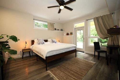 Roberts Creek House | Coach House