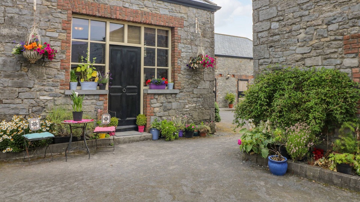 County Laois House | COACH HOUSE, family friendly in Borris-In-Ossory, County Laois