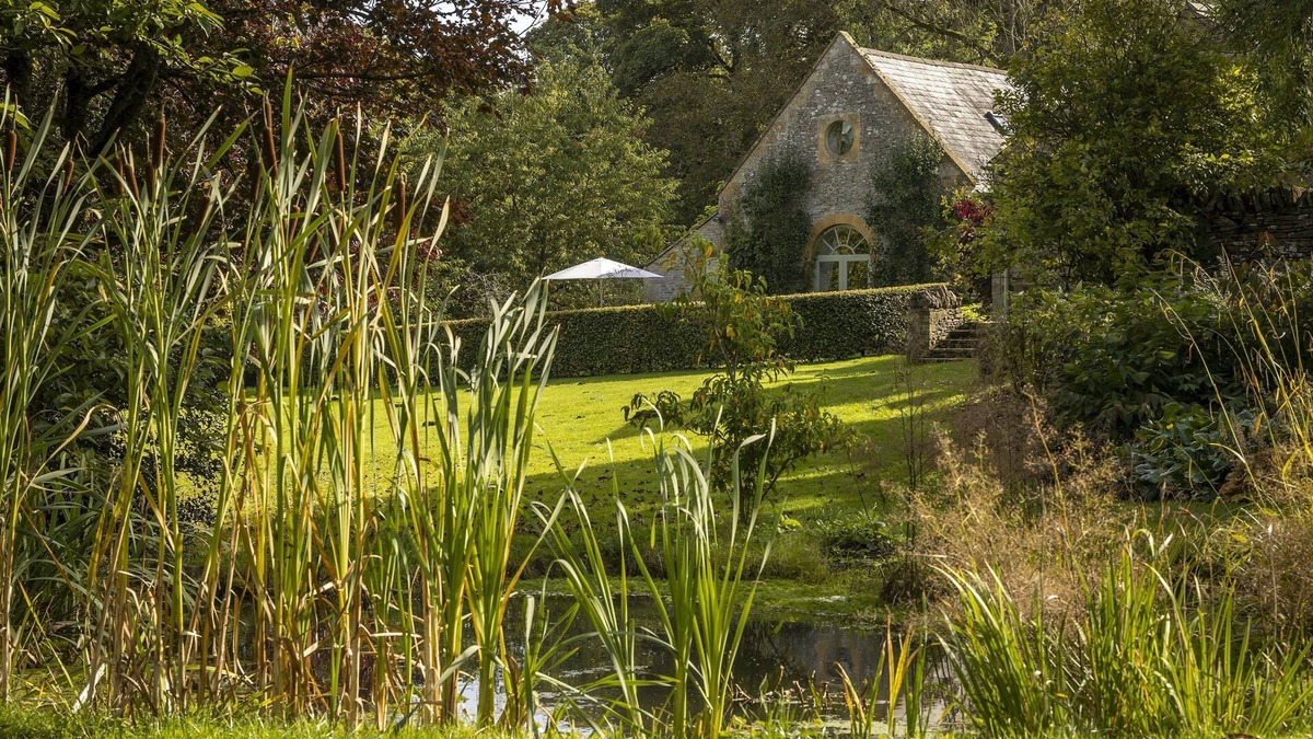 Hawling Cottage | Coach House is a detached property in the grounds of the 16th century Old Rectory.