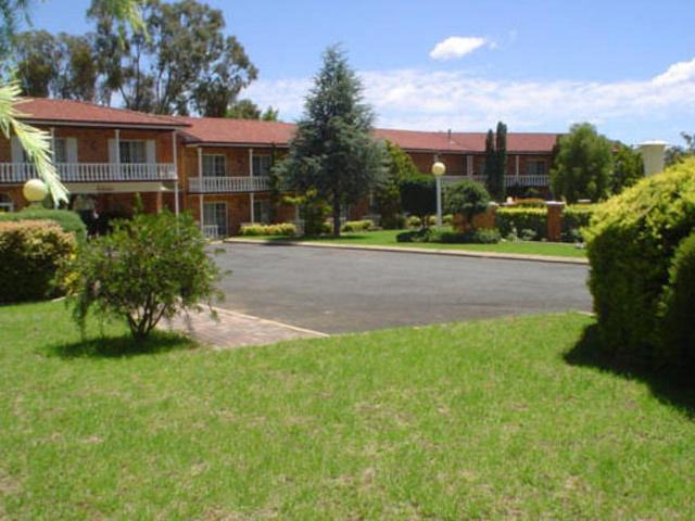 Coonabarabran Hotel | Coachmans Rest Motor Lodge
