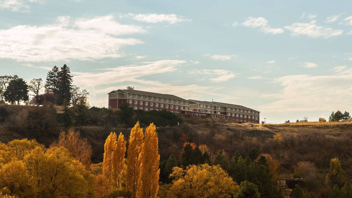 Pullman Hotel | Coast Hilltop Inn
