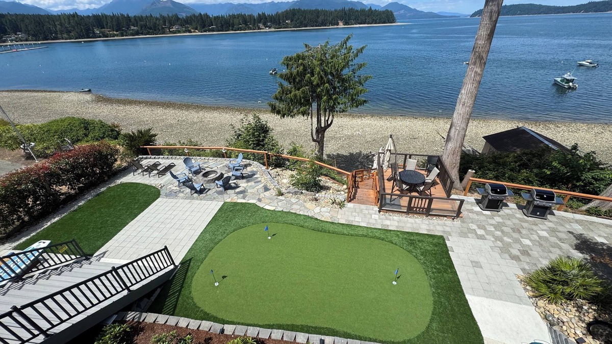 Seabeck House | Coasta Villa on Hood Canal-Beachfront/Mini-Golf