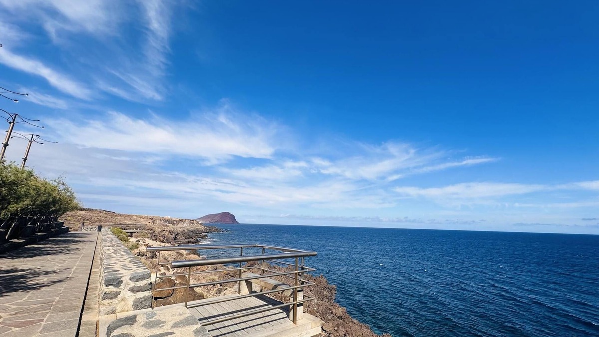 Los Abrigos Apartment | Coastal Apartment Los Abrigos