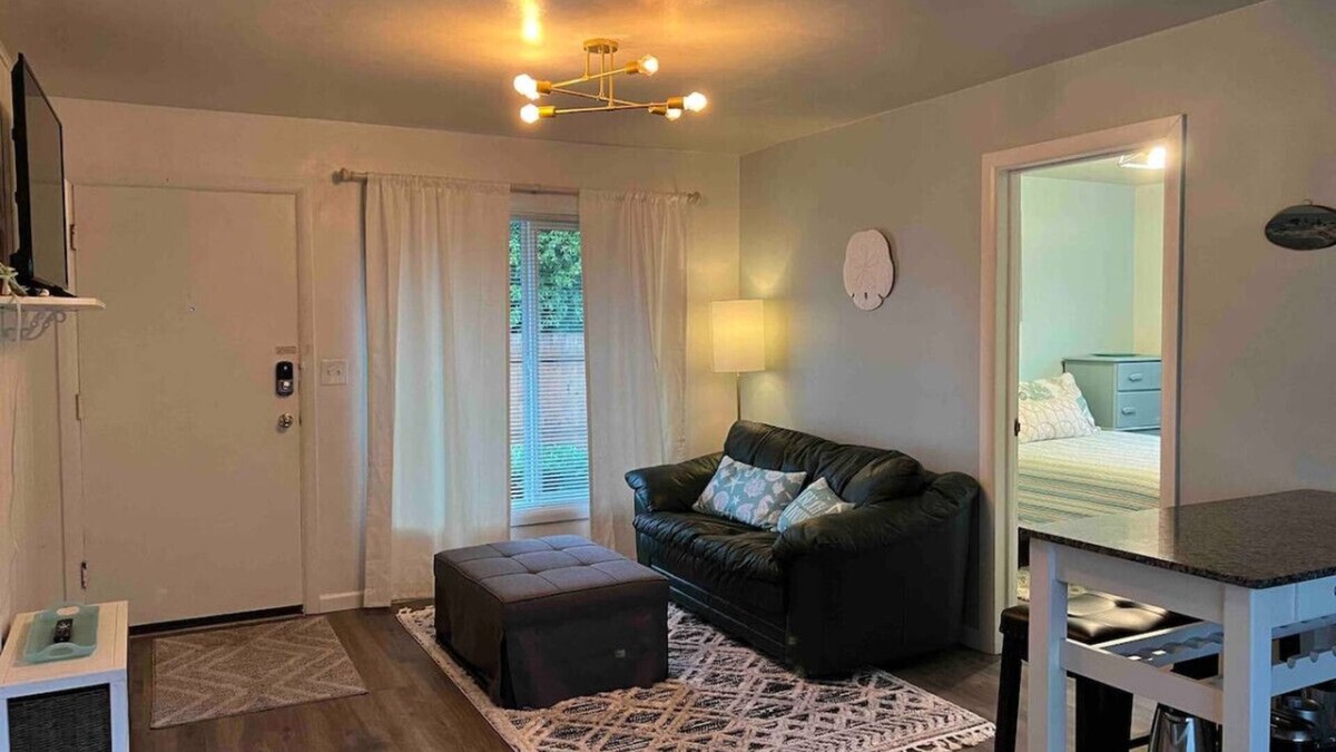 Coos Bay Apartment | Coastal Botanical Suite