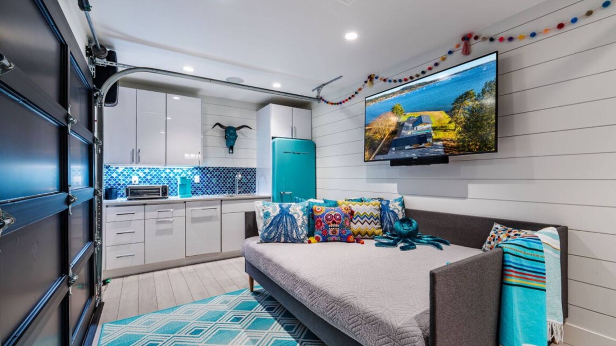 Poulsbo Apartment | Coastal Cabana ~ Poulsbo, WA