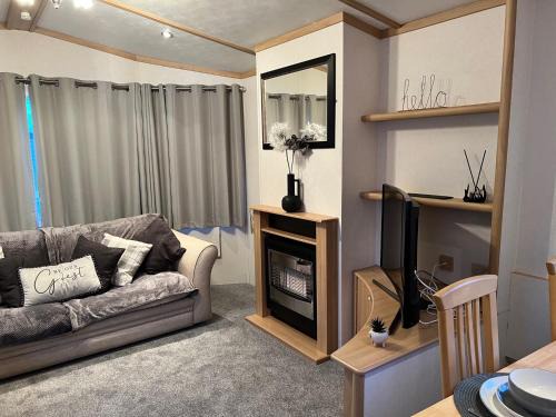 Winestead Apartment | Coastal Caravan Holidays - Goldfinch 22