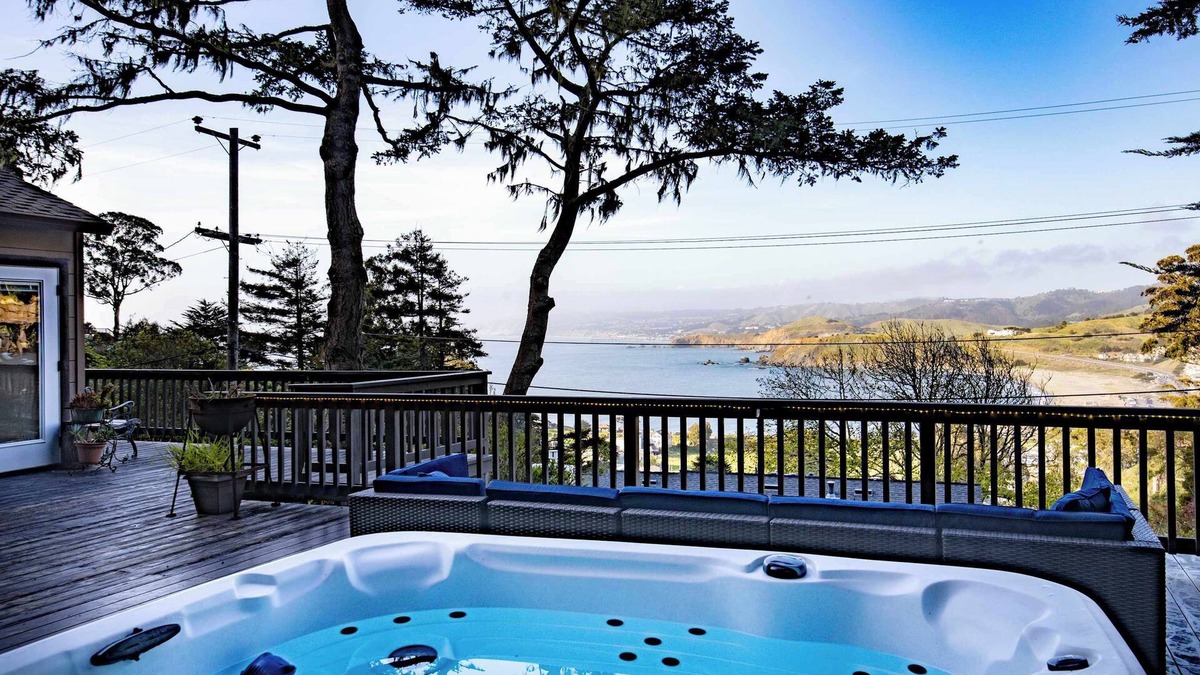 Pedro Point House | Coastal Charm - Oceanview Stay in Pacifica Near SF