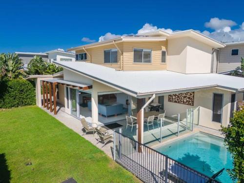 Kingscliff House | Coastal Charm on Casuarina Way