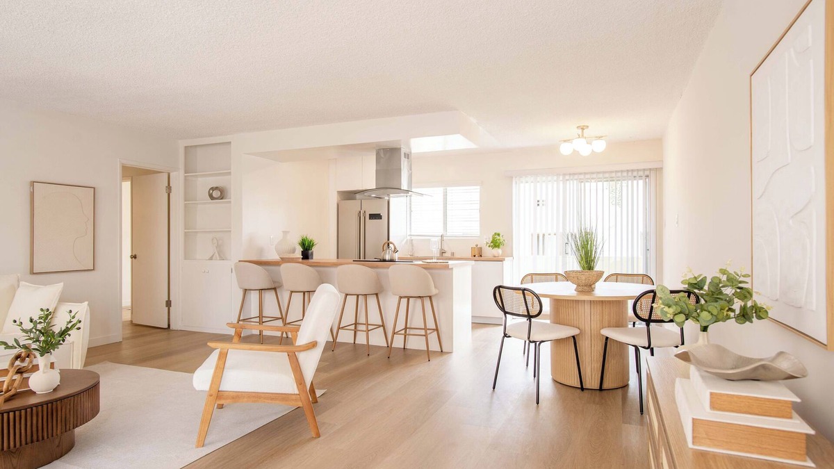 Wilshire Montana Apartment | Coastal Comfort, 2BR Montana