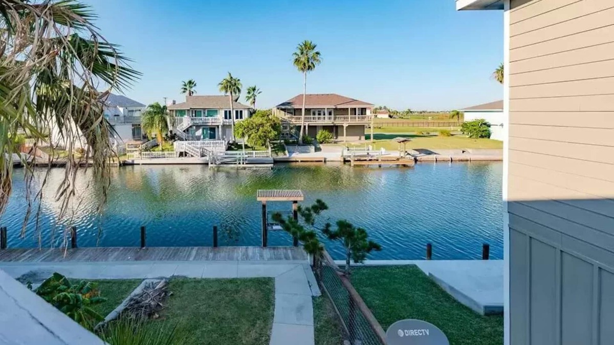 City-by-the Sea Condo | Coastal Condo Getaway