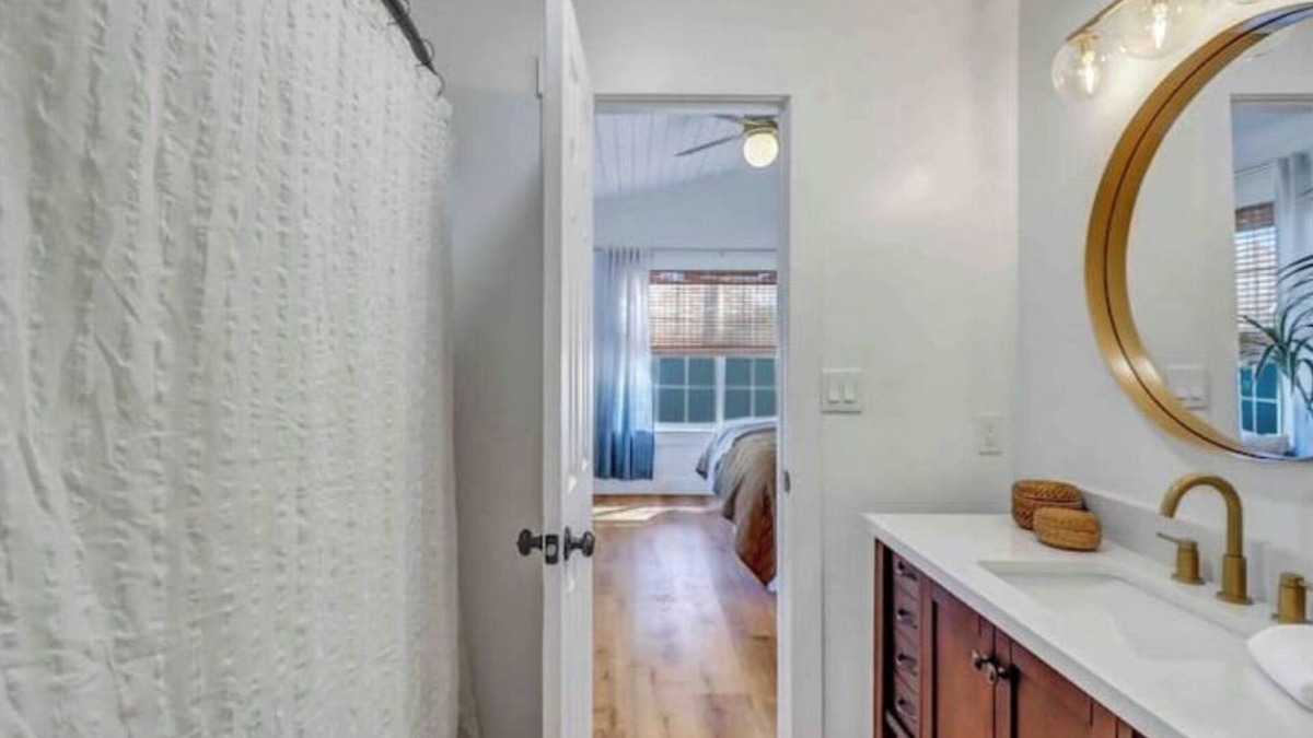 Old Town Bluffton House | Coastal Cottage near DT Bluffton w/Golf Cart
