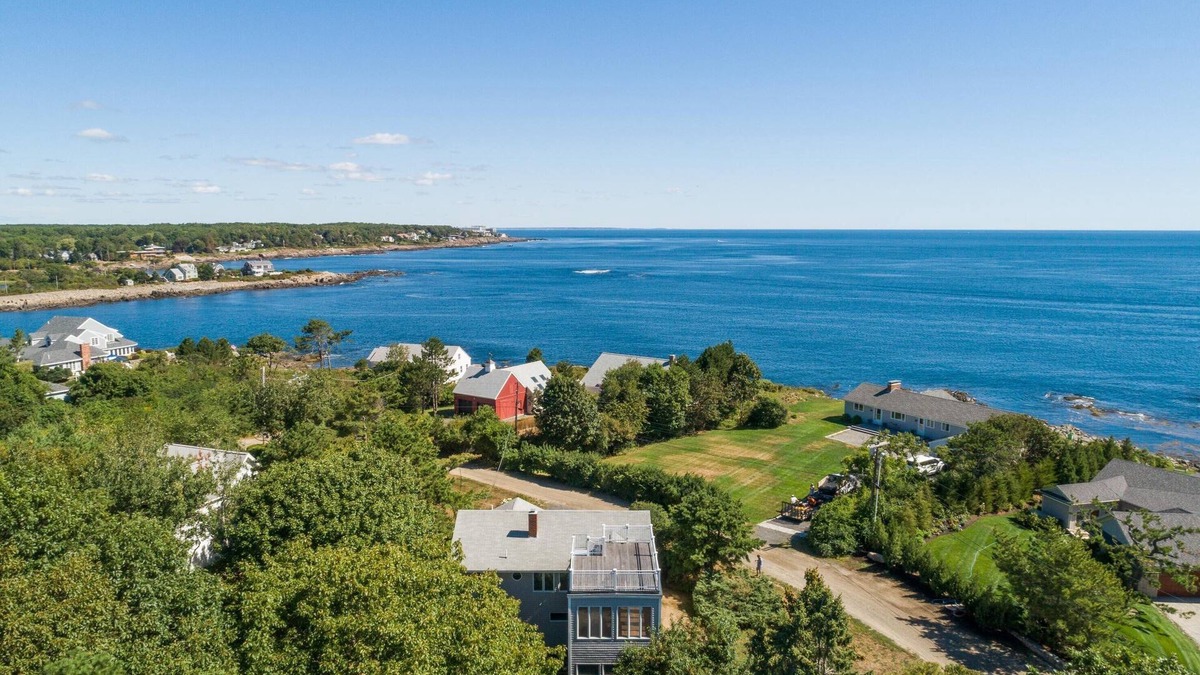Cape Neddick House | Coastal Cottage w/Roof Deck Ocean Views - York, ME 4 Beds, 3 Baths, Sleeps 9
