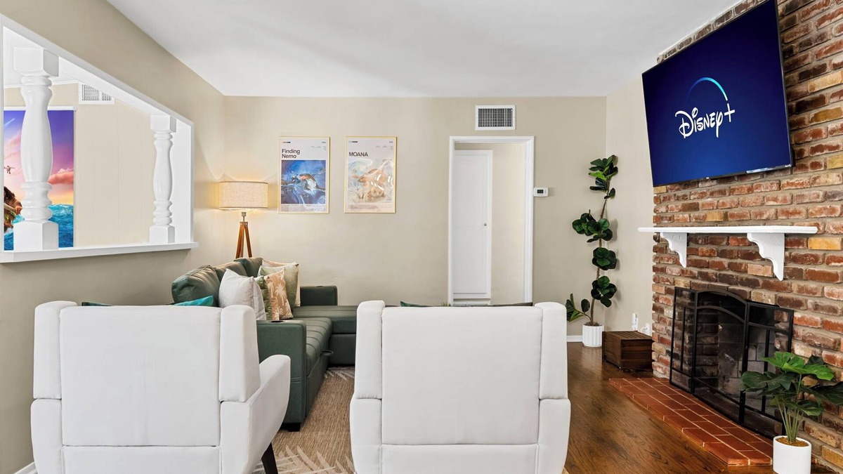 Fullerton House | Coastal Disney Ohana Villa – Family Retreat w/Theater, Game Rm & Playground