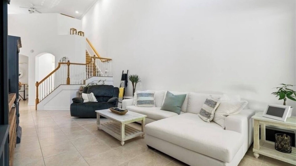 Gifford House | Coastal Dream Home With Loft: 2/2.5/2 Car Garage Retreat Near the Sea
