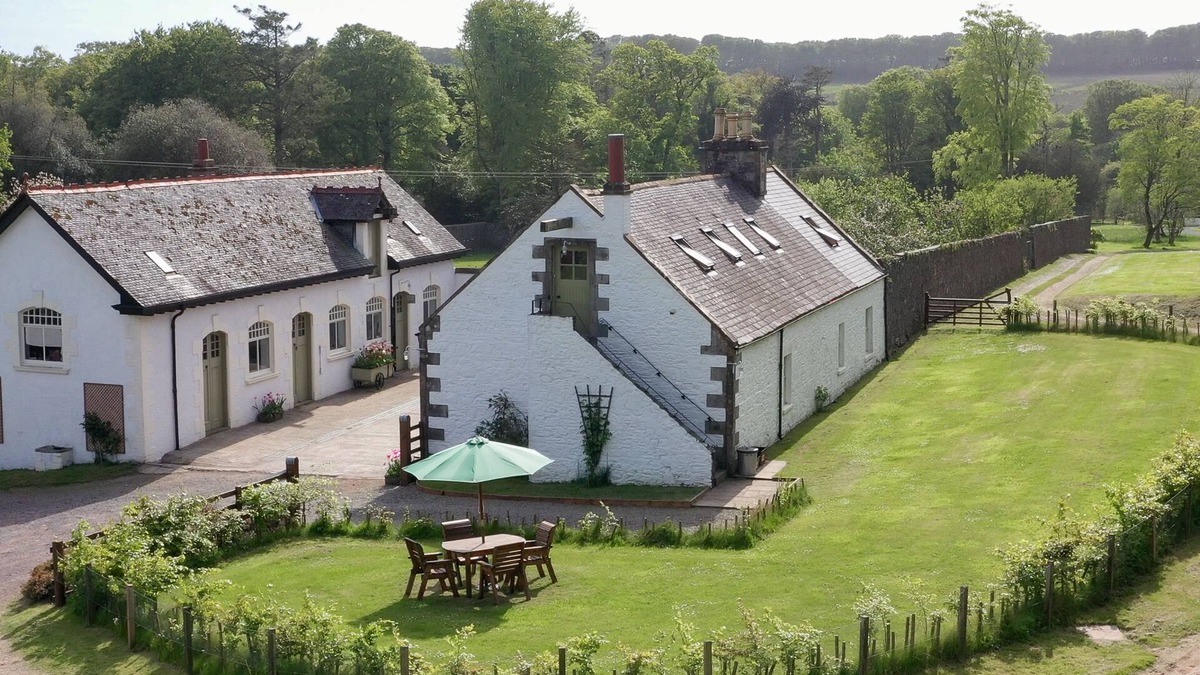 Stranraer Cottage | Coastal Estate Cottage/Log Burner/Beautiful Coastal Paths & Woodland Walks