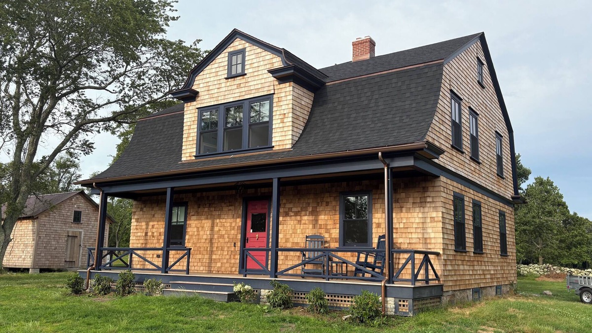 South Kingstown House | Coastal Farmhouse-Newly Renovated. Minutes drive to Narragansett and the Beaches
