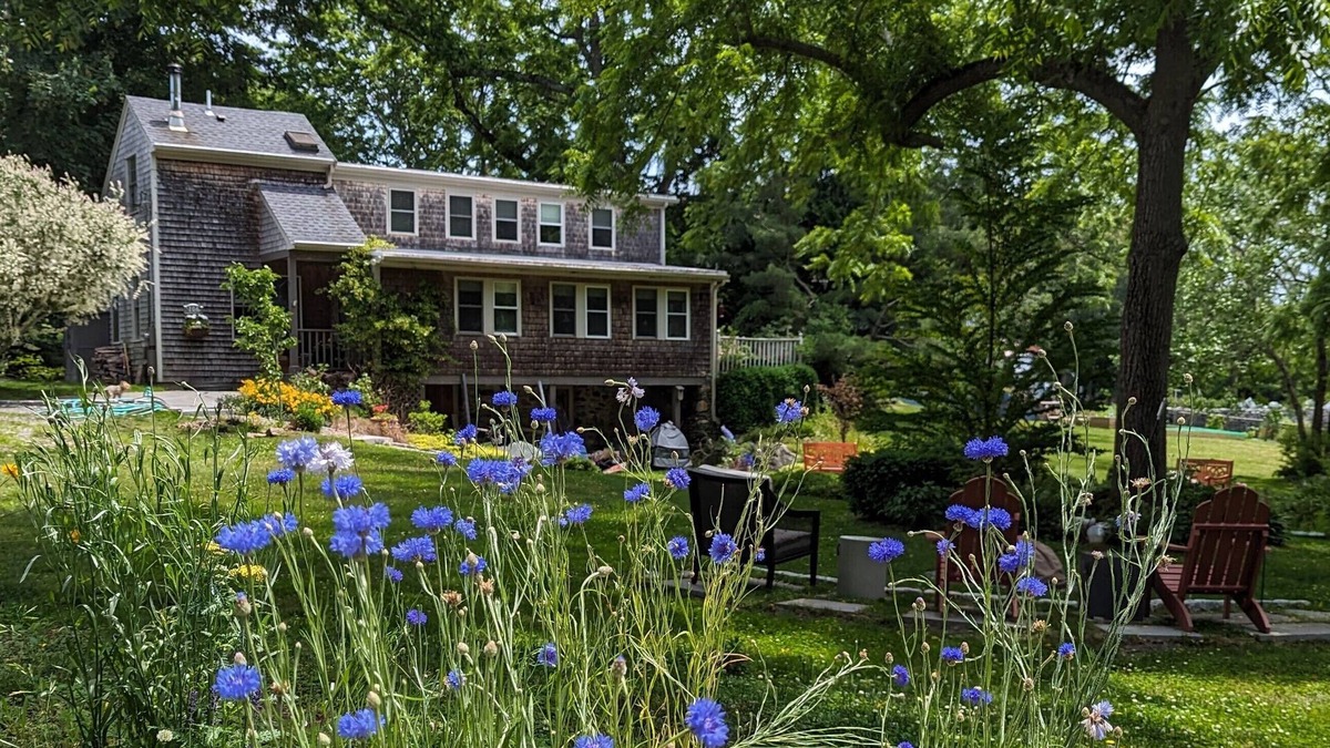 Tiverton House | Coastal Garden Retreat