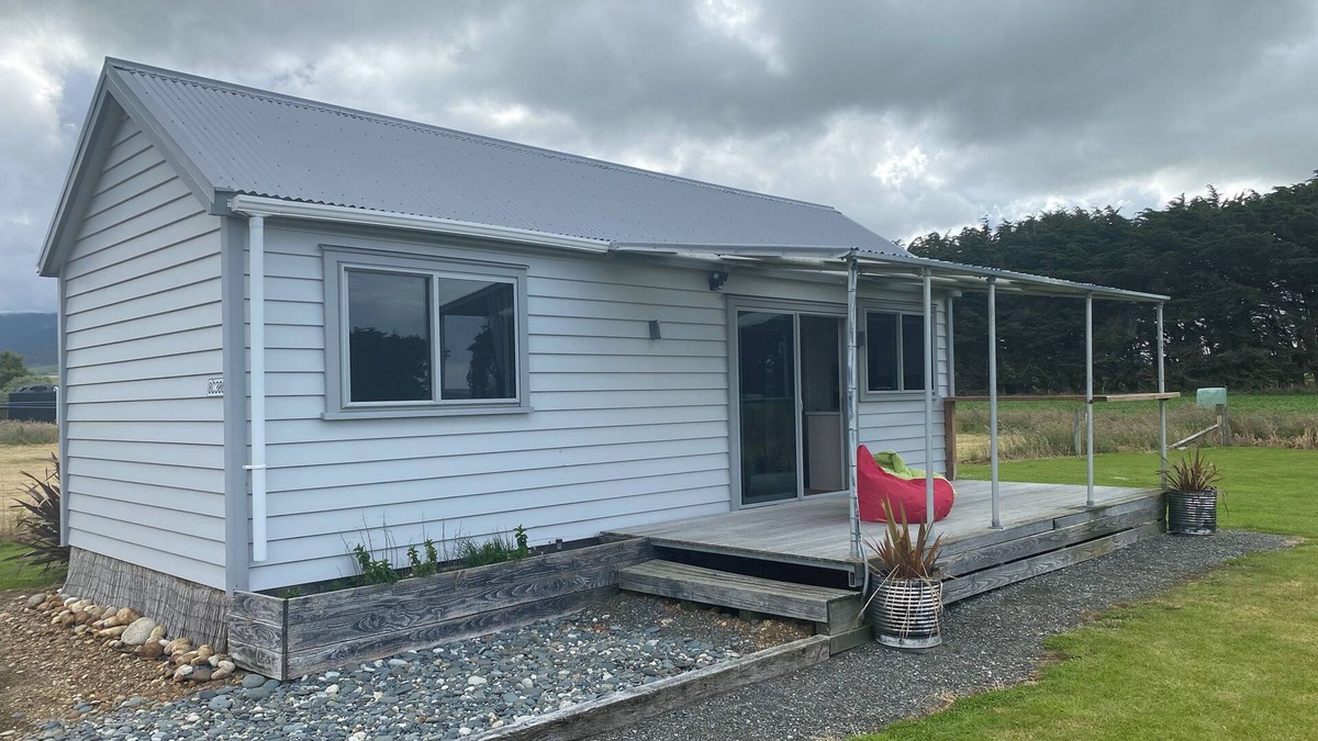 Orepuki Cottage | Coastal Gem Orepuki - Cosy Retreat on the South Coast