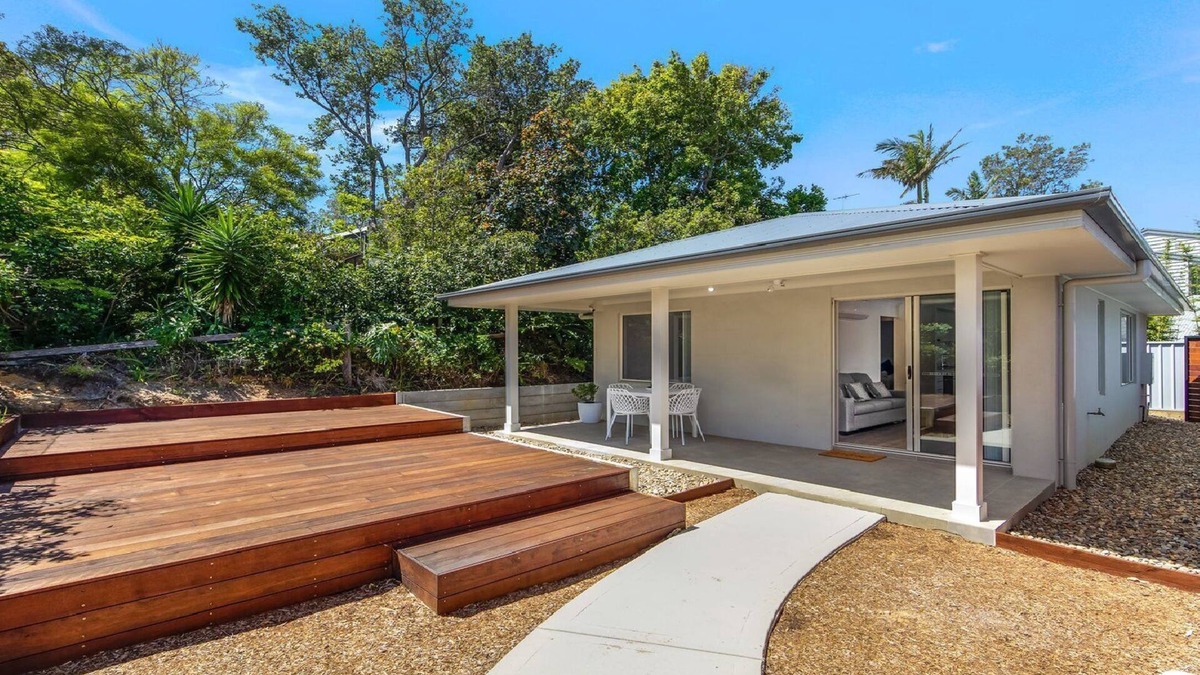 Killcare Heights House | Coastal Harmony Cottage by HolidayCo.