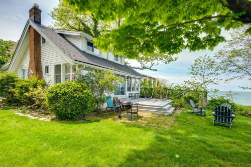 Euclid House | Coastal Lake Erie Cottage with Amazing Water Views!