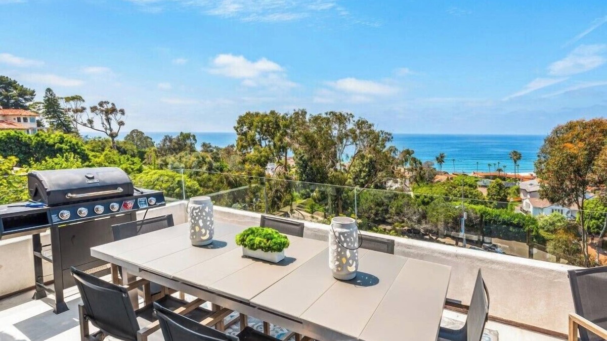 Country Club House | Coastal Lookout: 4BR Luxury Home w/Beautiful Patio & Jet Tub in La Jolla