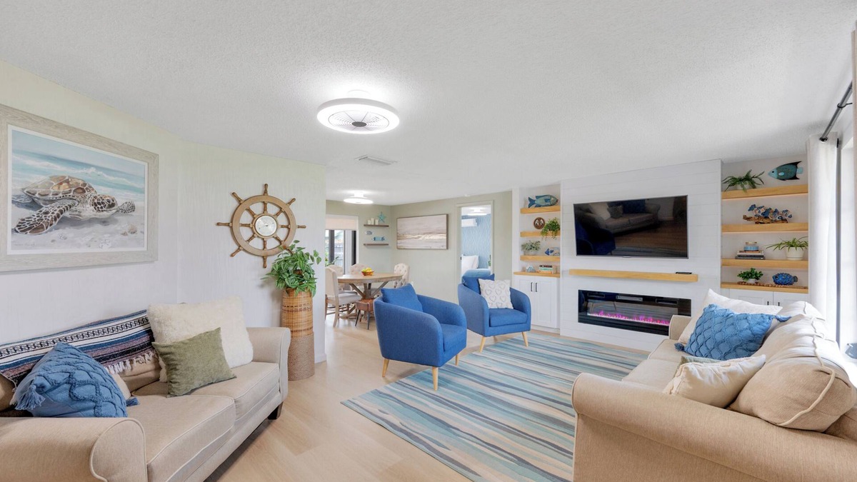 South Venice House | Coastal Oasis ~ Beaches, Parks, Shopping & Entertainment, Pet Friendly